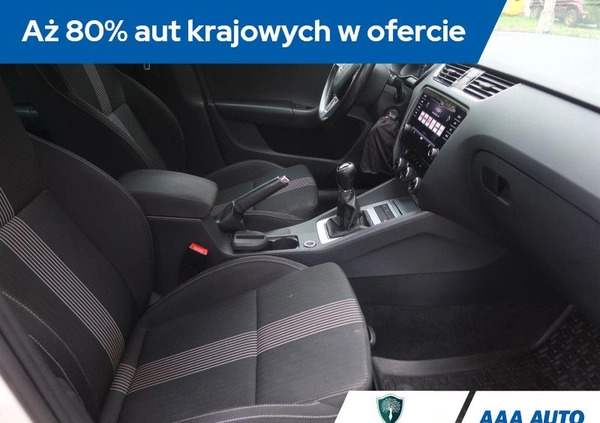 Skoda Octavia cena 49000 przebieg: 164363, rok produkcji 2018 z Ogrodzieniec małe 232